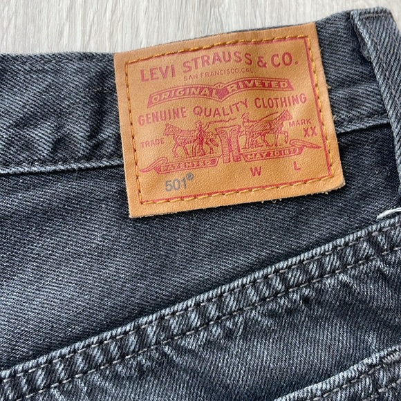 Levi’s Premium - 501 Mid Thigh Short - Lunar Black - Size 27 - Picture 3 of 6